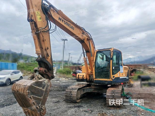 现代R150LC-9挖掘机