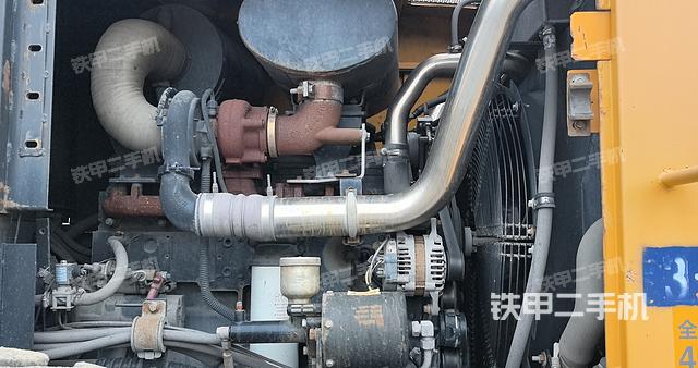 发动机左侧（整机外观及大件）