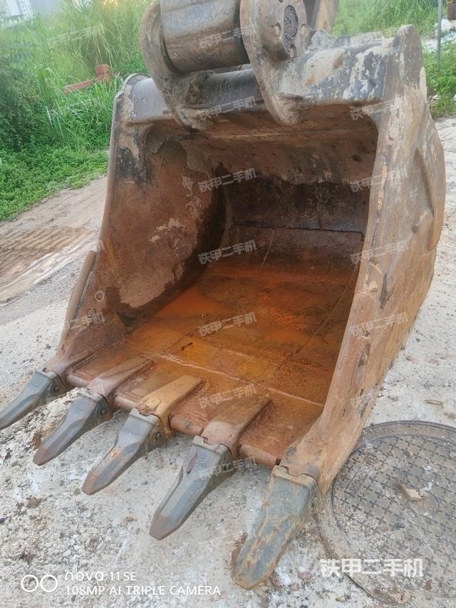 铲斗右后整体（工作和回转装置）