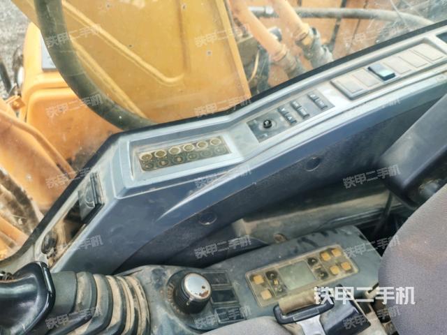 座椅右側(cè)控制臺(tái)/鑰匙門/油門/含右手柄（駕駛室部分）