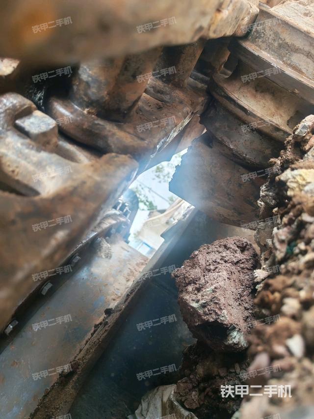 左導(dǎo)向輪（行走機(jī)構(gòu)）