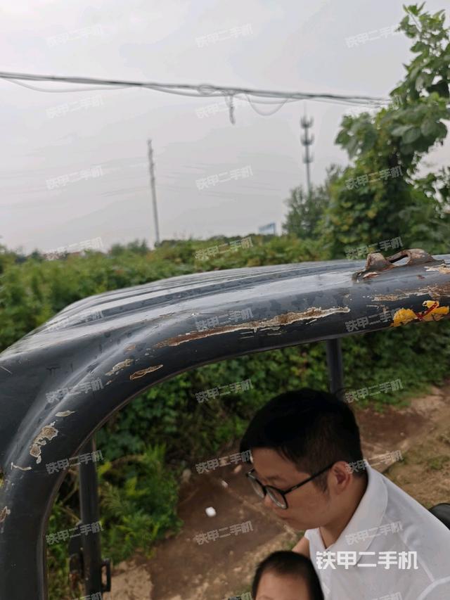 后窗玻璃角标（驾驶室部分）