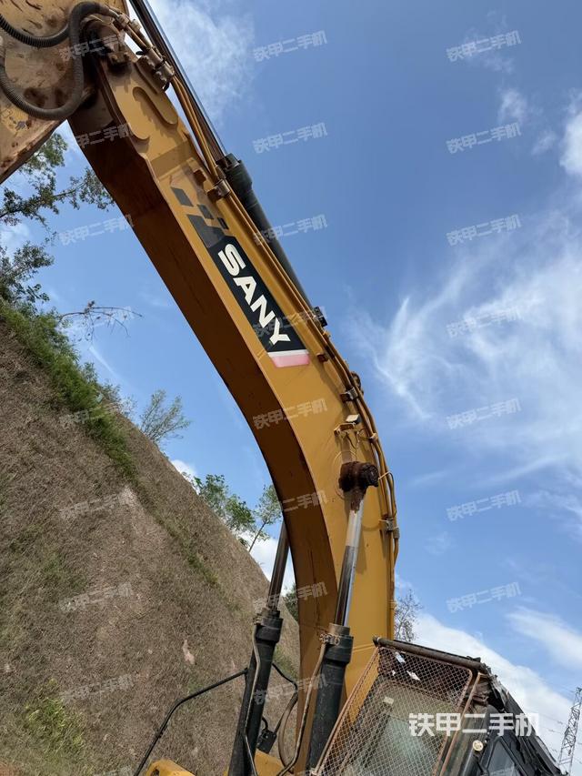 大臂整體?右側(cè)（工作和回轉(zhuǎn)裝置）