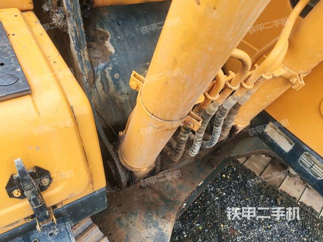 鏟斗右后整體（工作和回轉(zhuǎn)裝置）