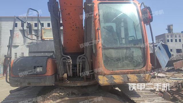 驾驶室整体（整机外观）