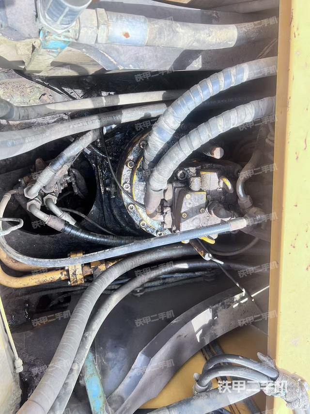 回轉(zhuǎn)馬達和主控閥（整機外觀）