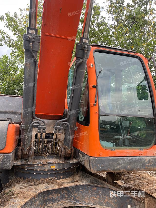 驾驶室整体（整机外观）