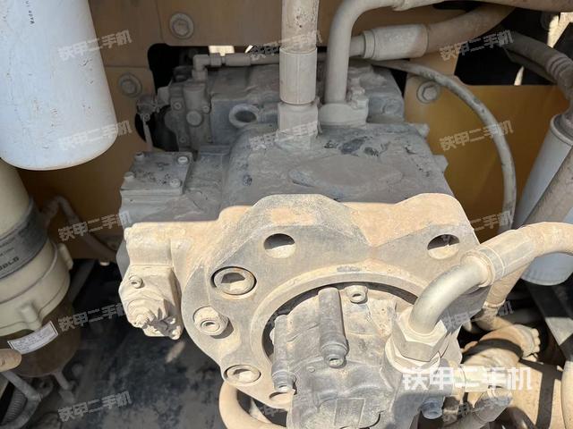 液壓泵艙室正面整體（整機(jī)外觀）