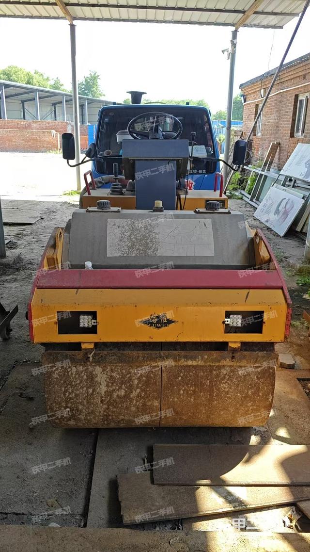 整机右后45°（设备外观及核心部件）