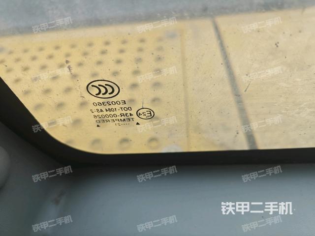 后窗玻璃角標(biāo)（駕駛室部分）