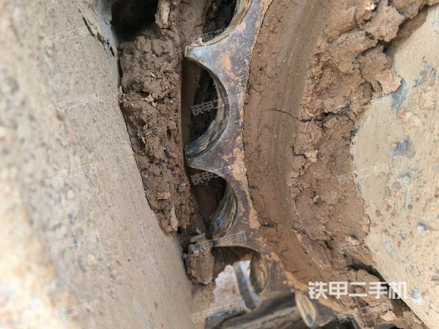 右側(cè)行走馬達蓋板（行走機構(gòu)）