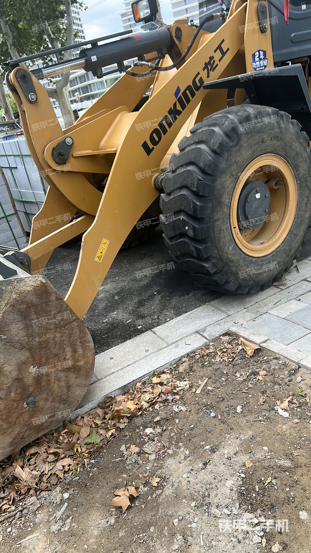 工作装置整体(整机外观及大件) 工作装置整体(整机外观及大件)