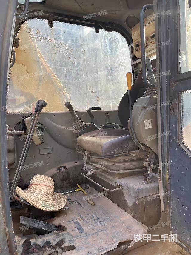 驾驶室整体（整机外观）