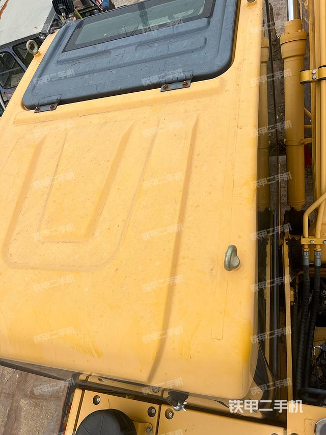 驾驶室顶部（整机外观）