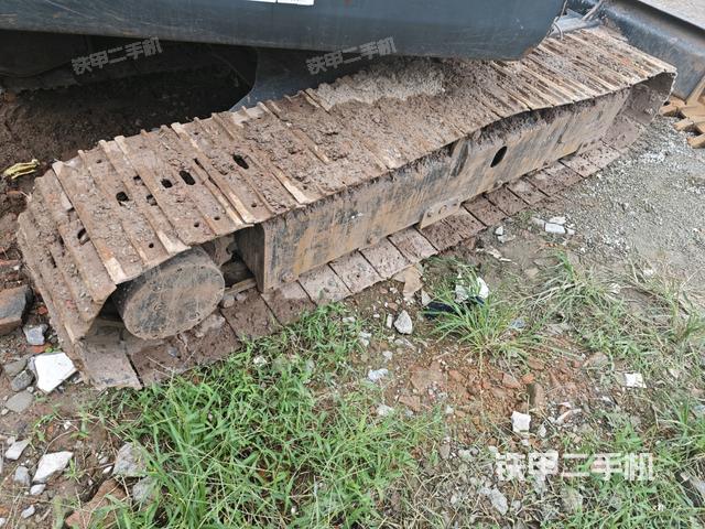 右側(cè)履帶整體?（行走機(jī)構(gòu)）