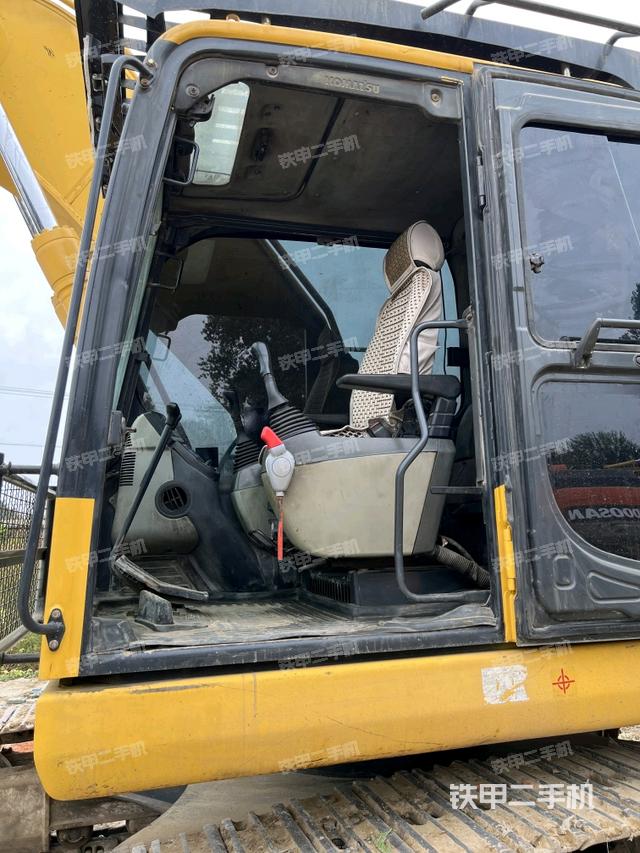 駕駛室整體（整機(jī)外觀）