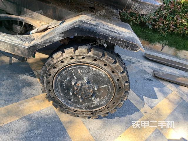 左驱动轮（行走机构）