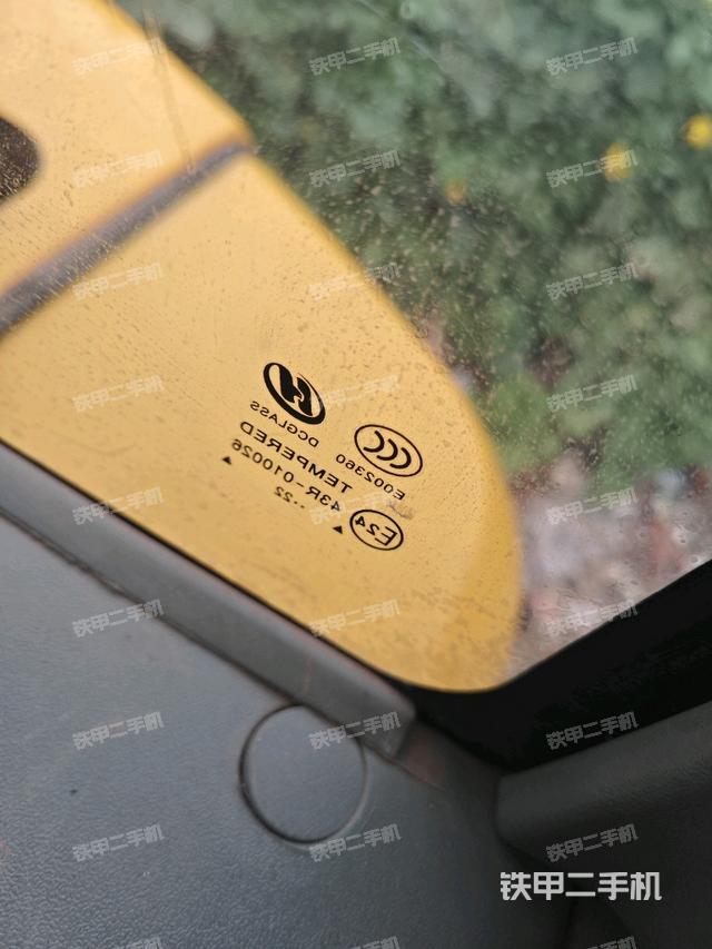 后窗玻璃角標(biāo)（駕駛室部分）