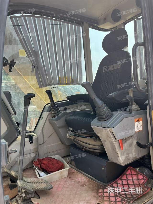 駕駛室整體（整機(jī)外觀）