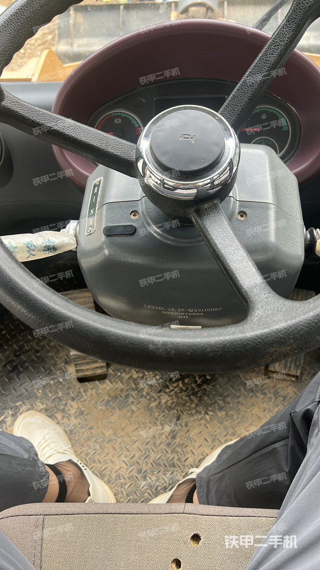 驾驶室操作台(整机外观及大件) 驾驶室操作台(整机外观及大件)