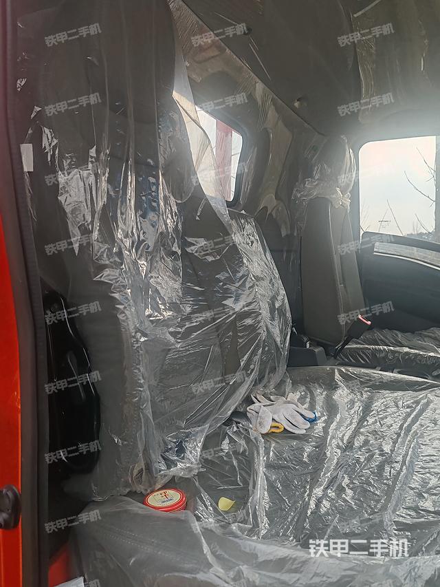 整机左侧（设备外观及核心部件）