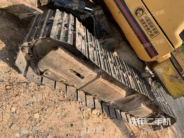 單側(cè)履帶整體（整機(jī)外觀）