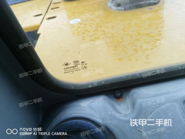 后窗玻璃角标（驾驶室部分）