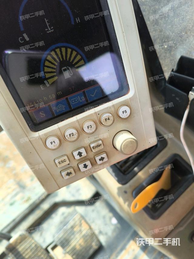 座椅左側(cè)控制臺/音響/含左手柄（駕駛室部分）