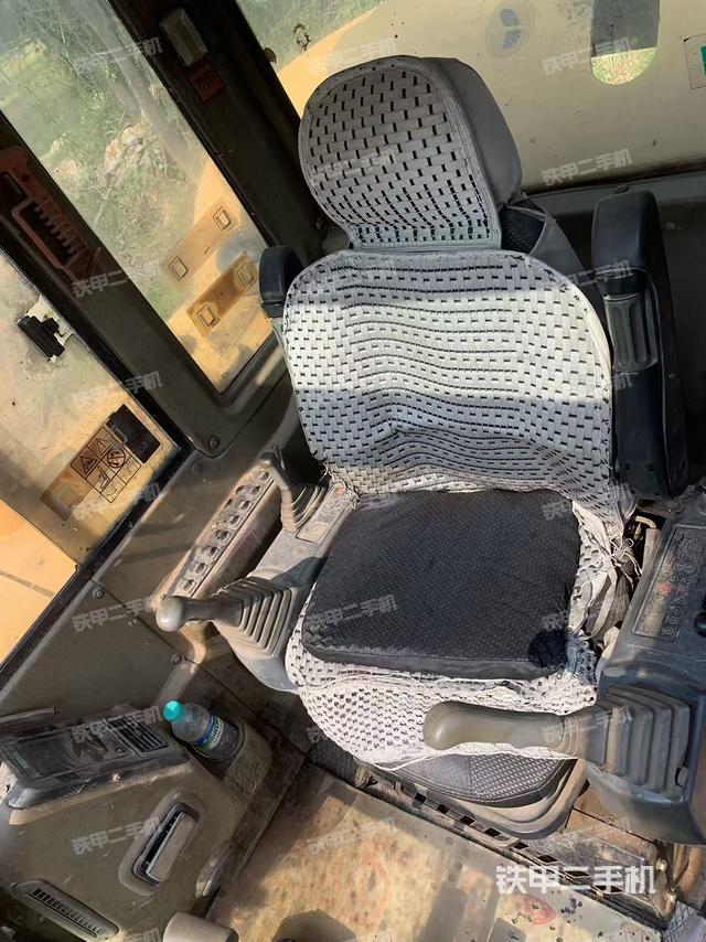 駕駛室整體（整機(jī)外觀）