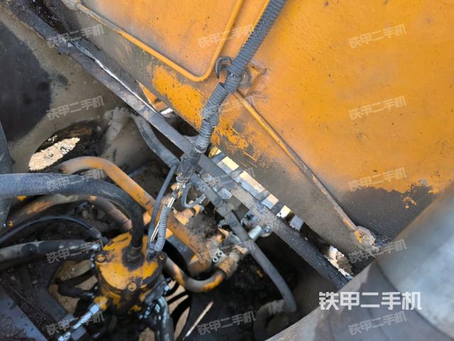 中央回轉(zhuǎn)接頭特寫（上車部件）