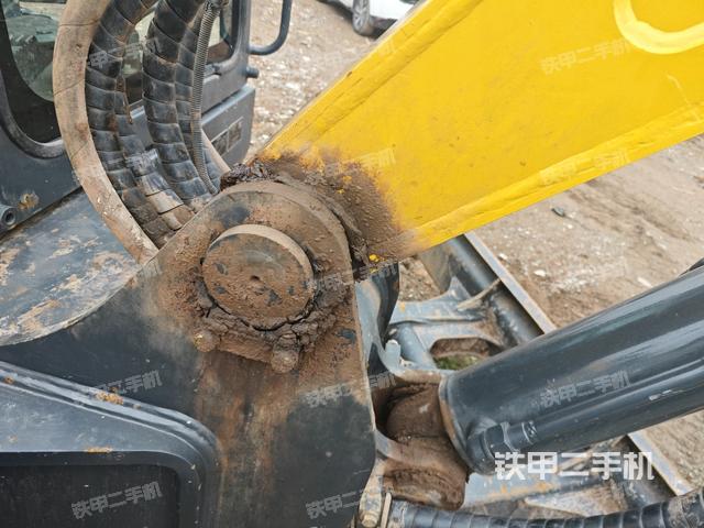 大臂根部?斜（工作和回轉(zhuǎn)裝置）