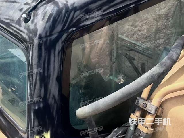 駕駛室整體（整機外觀）