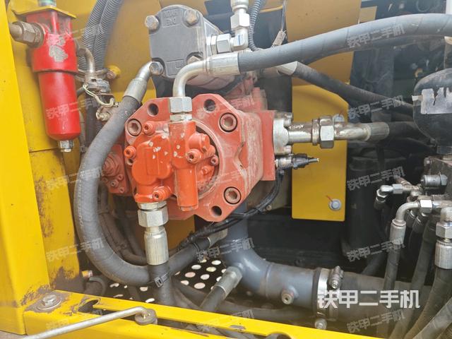 液壓泵斜45?左（大件艙室）