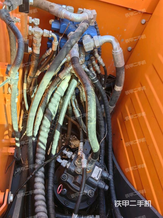 发动机室（上车部件）