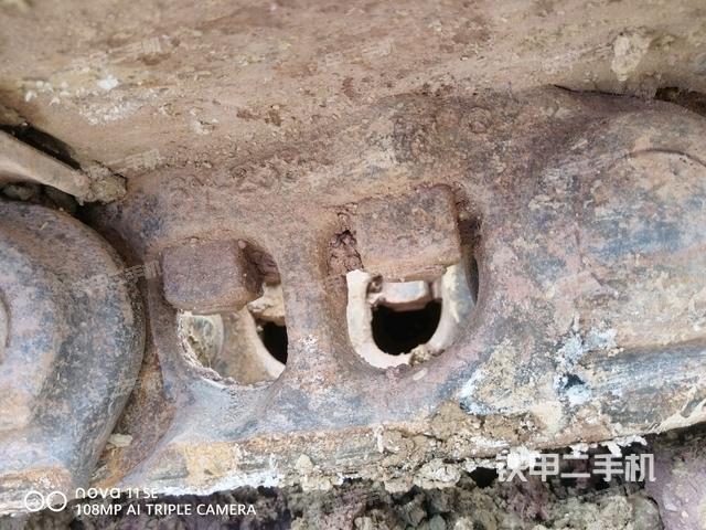 左侧行走马达盖板（行走机构）