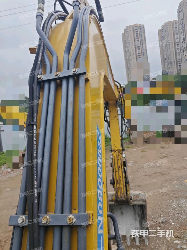 大臂背部俯视（工作和回转装置）