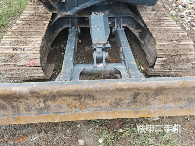 轉(zhuǎn)盤和下車架正前（工作和回轉(zhuǎn)裝置）