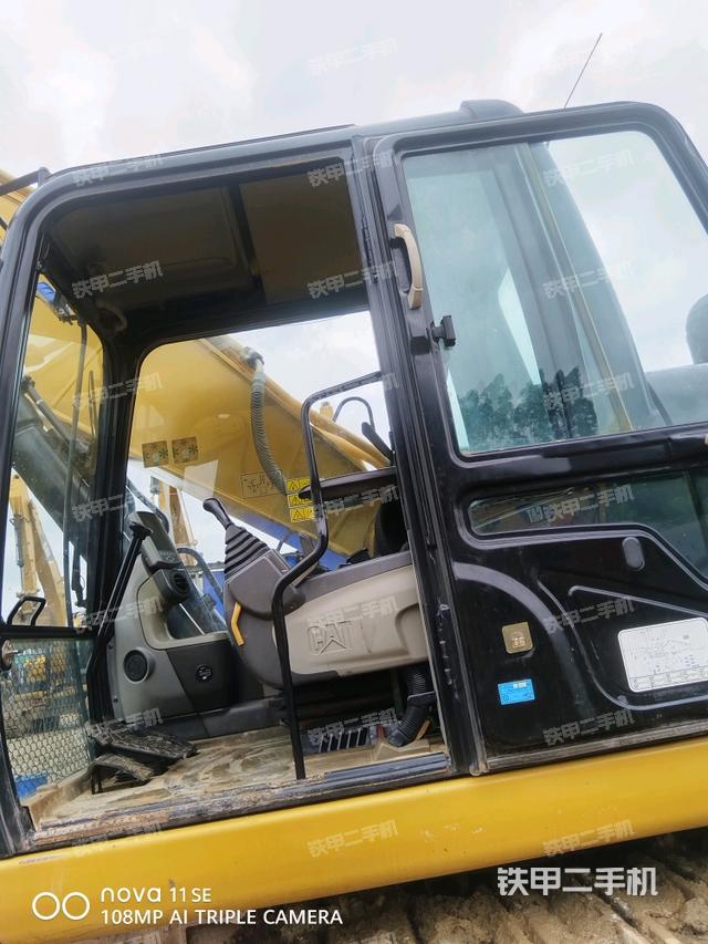 座椅左侧控制台/音响/含左手柄（驾驶室部分）