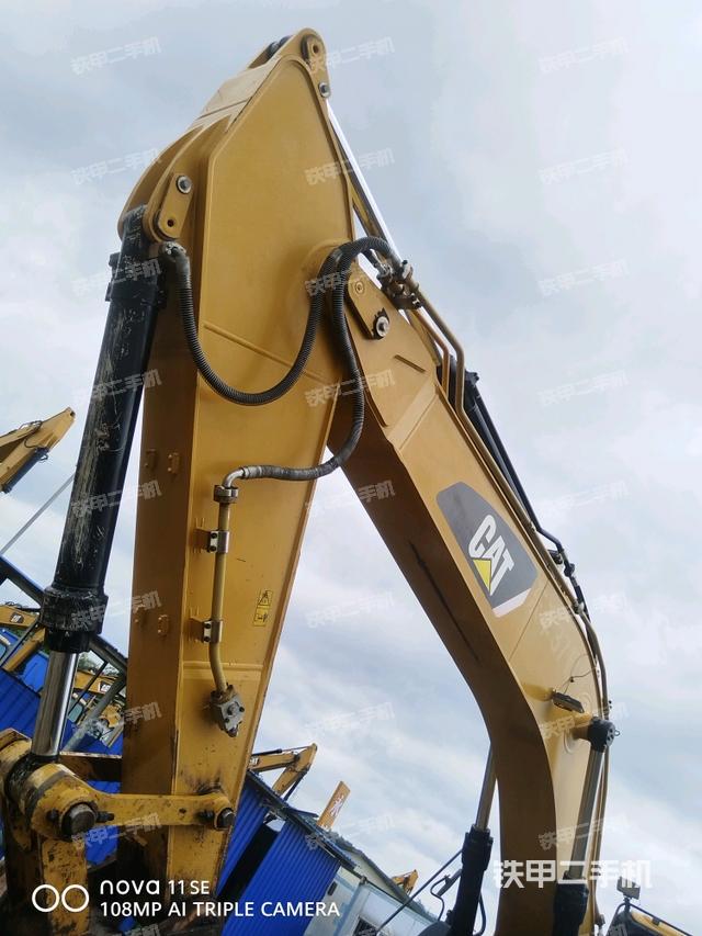 小臂整体左后（工作和回转装置）