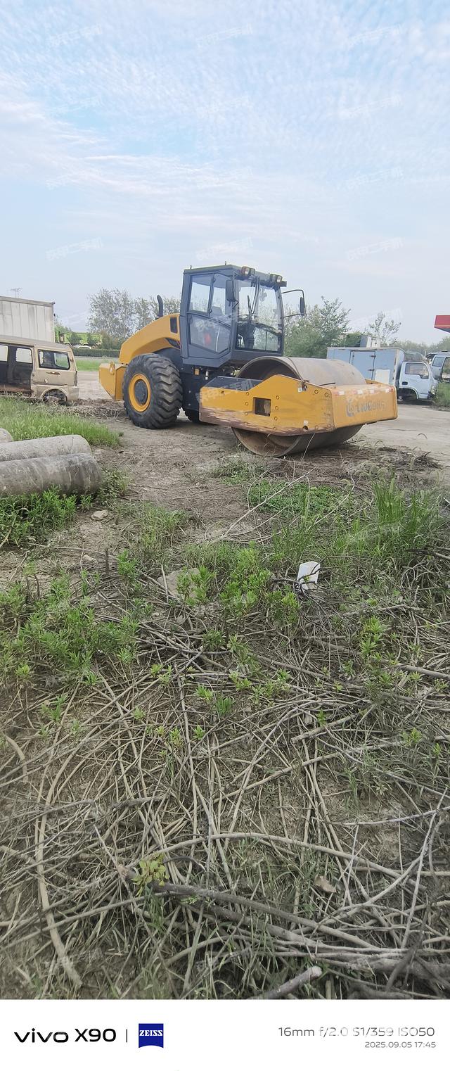 柳工CLG6122壓路機