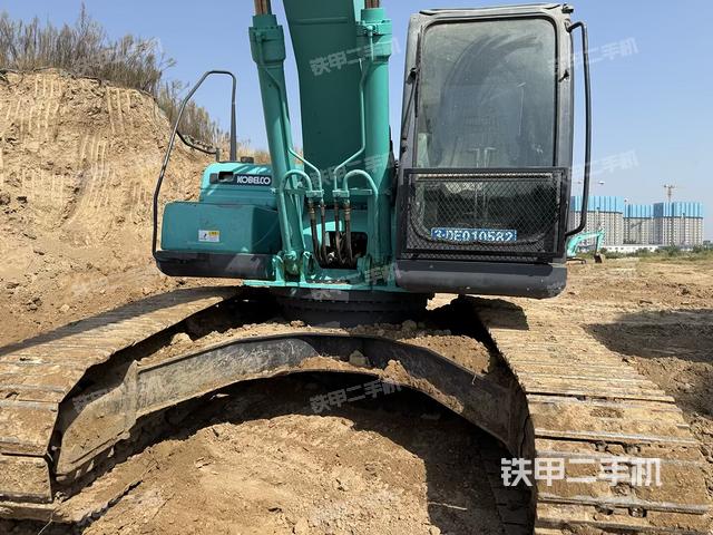 駕駛室整體（整機(jī)外觀）