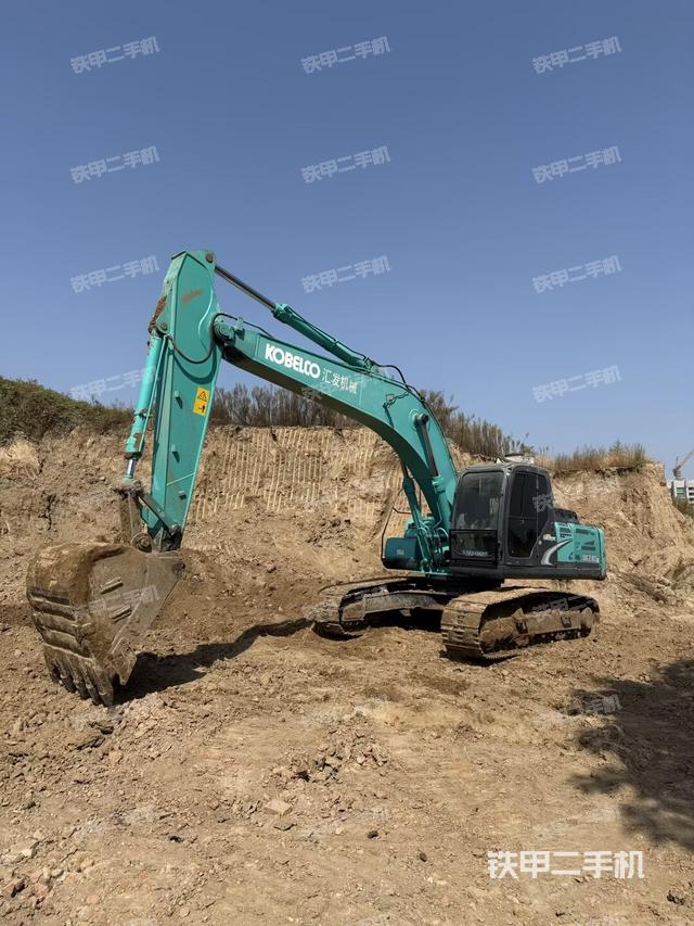 神钢SK260LC-8挖掘机
