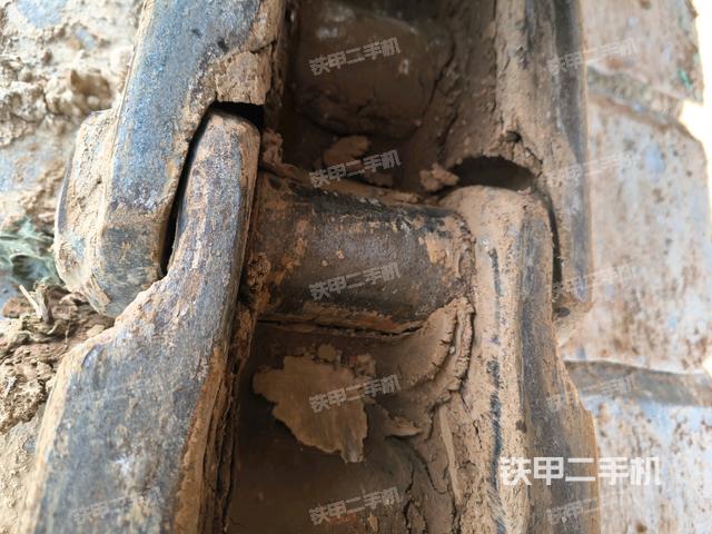 右驅(qū)動輪（行走機構(gòu)）