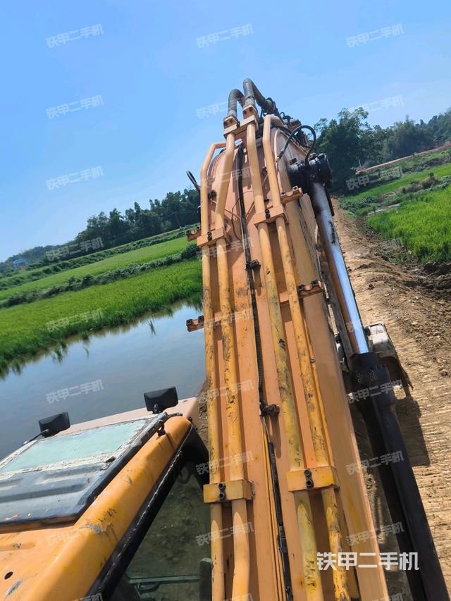 大臂油缸整體?豎拍（工作和回轉(zhuǎn)裝置）