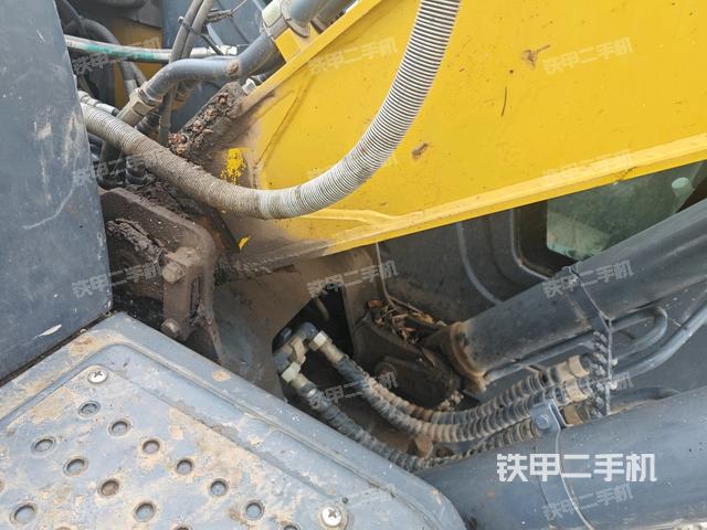 大臂根部?斜視（工作和回轉(zhuǎn)裝置）