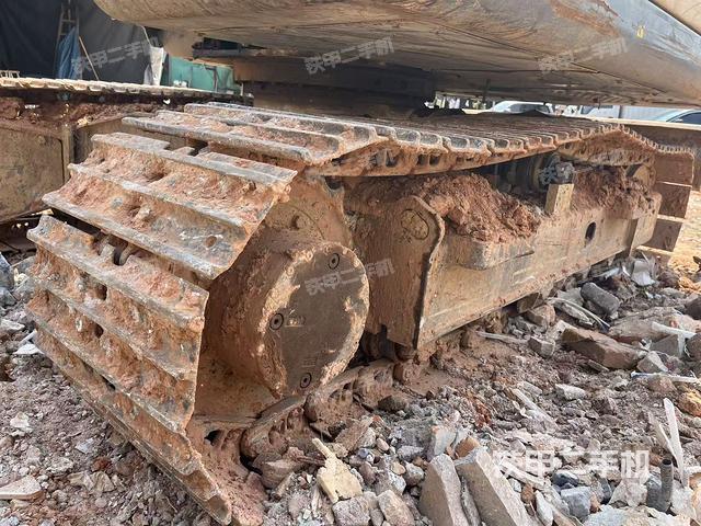 單側(cè)履帶整體（整機(jī)外觀）