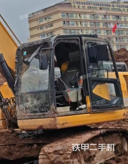 驾驶室整体(整机外观) 驾驶室整体(整机外观)