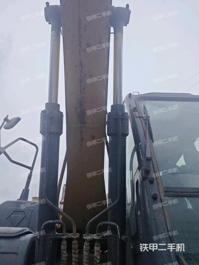 大臂油缸整體?豎拍（工作和回轉(zhuǎn)裝置）