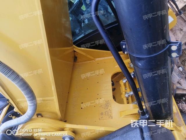 大臂背部俯视（工作和回转装置）