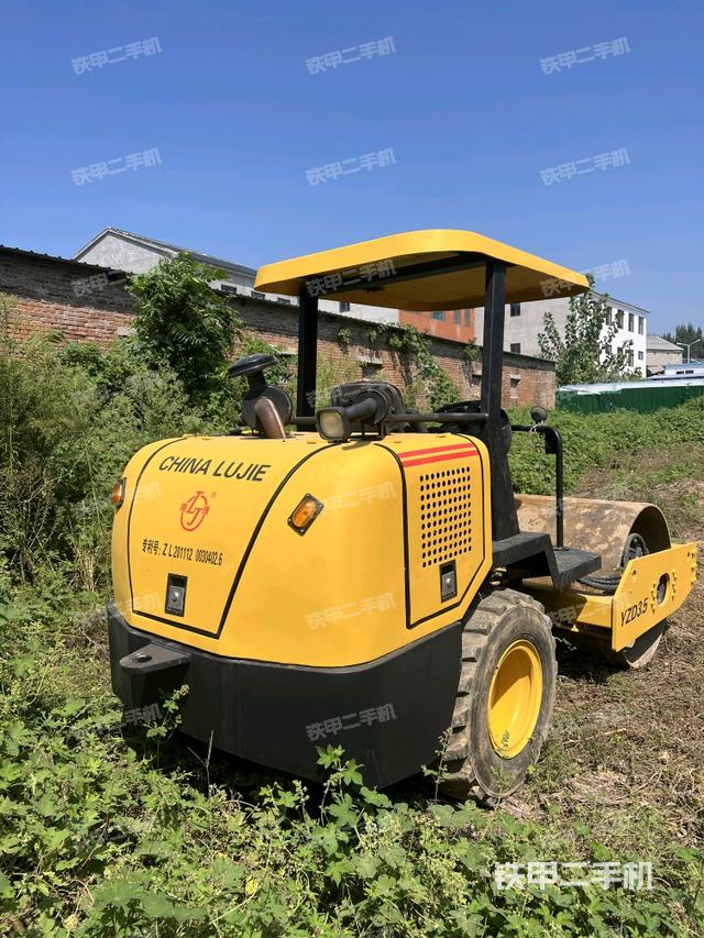 整机右后45°（设备外观及核心部件）